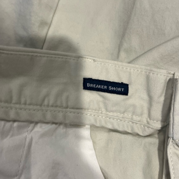 Like New Vineyard Vines 8.5 Inch Stretch Breaker Shorts size 36 - Picture 8 of 10